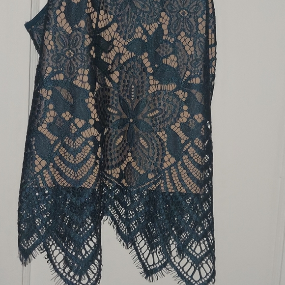 Green lace top emerald color - Picture 2 of 4